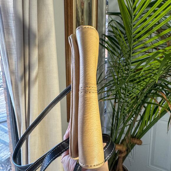 🖤 AMERICAN LEATHER CO. Two-Tone Mini Flap Crossbody Bag | Tan & Black Leather - Picture 7 of 7